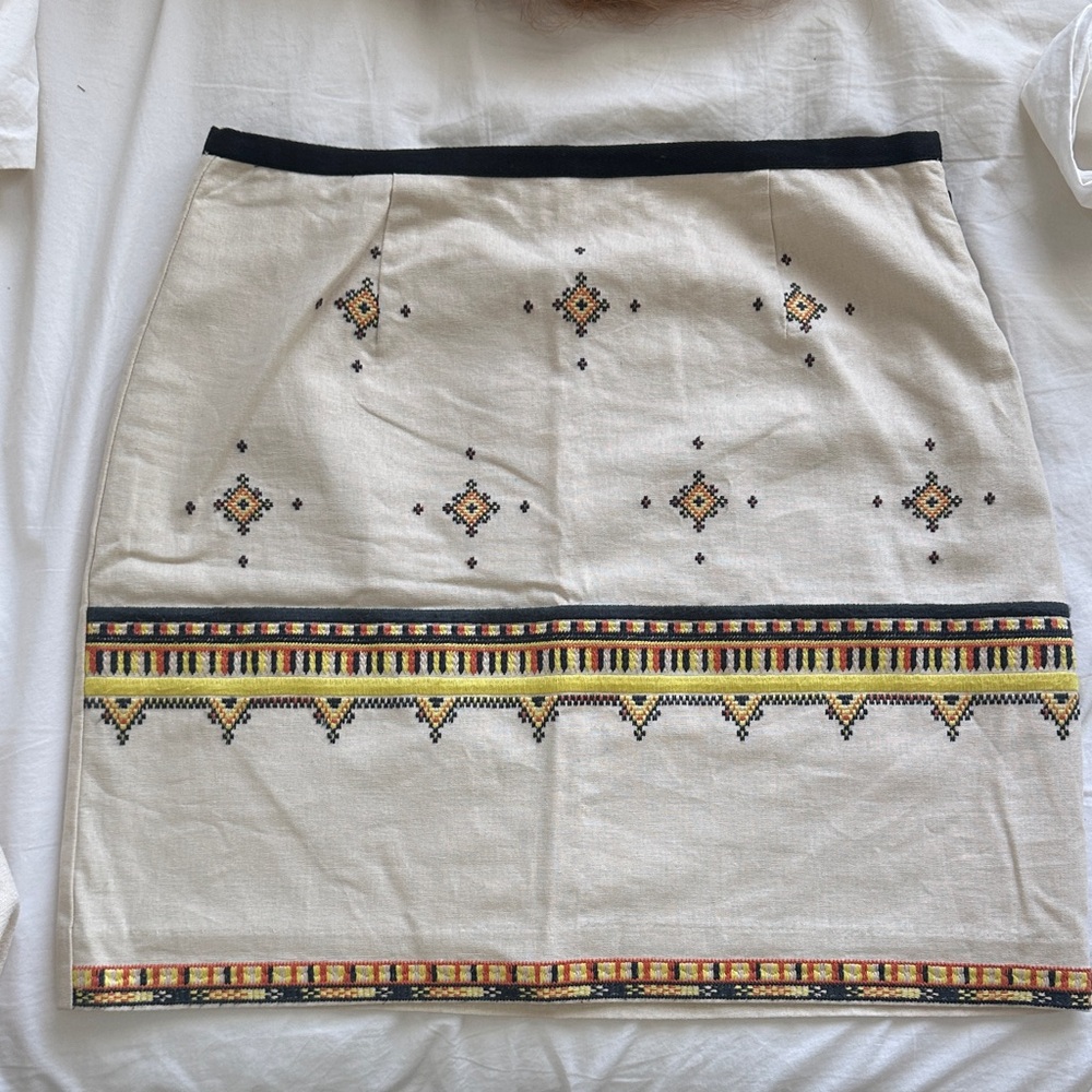 A Loves A Embroidered Beige Skirt